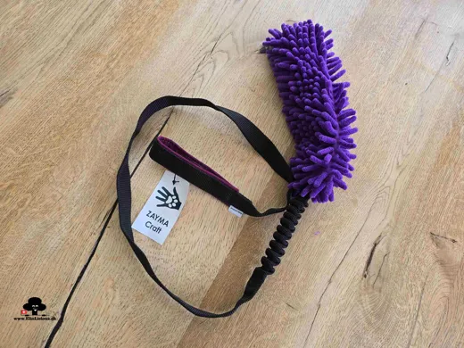 Mop L purple tug toy on long webbing with bungee black, amaranth